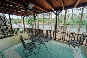 Outdoor dining - Lake Escape on lake Cortez (Hot Springs Village)