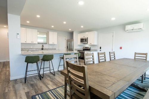 Luxury Beach-block Townhouse