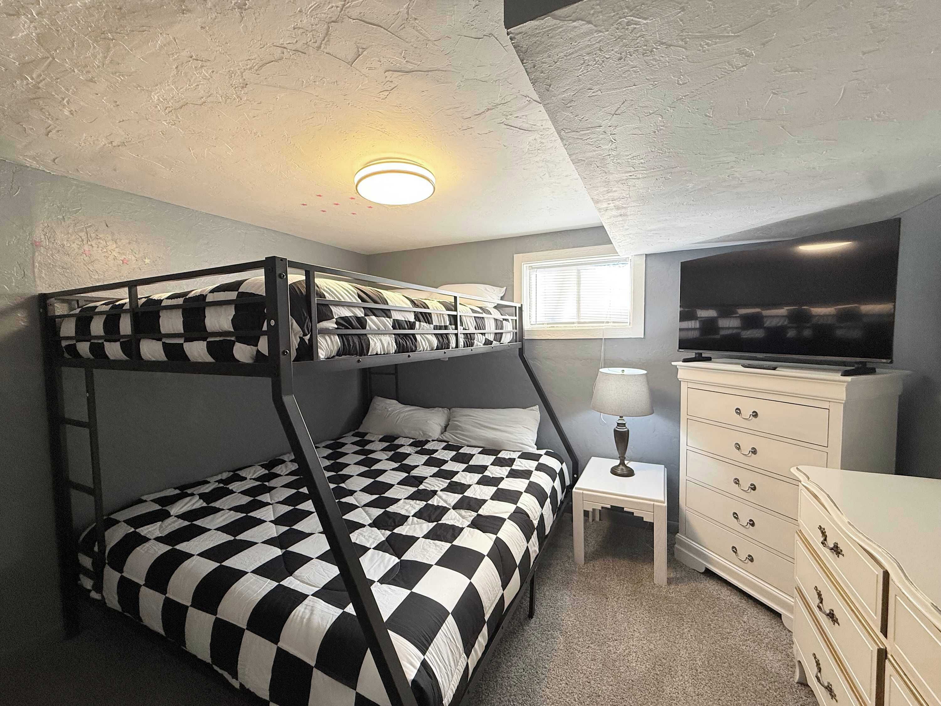 3 habitaciones, escritorio, wifi y ropa de cama 