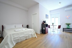 Espacio para trabajar con un portátil y wifi gratis