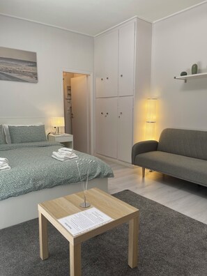1 chambre, fer et planche à repasser, Wi-Fi gratuit, draps fournis