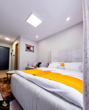 Room - Charming 1-bedroom bed & breakfast with AC in amazing Pridelands (Pridelands)