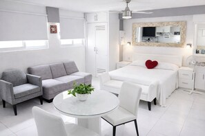 1 bedroom, desk, iron/ironing board, free WiFi - Private Suite Near Beach | Fast WiFi (Puerto Aventuras)
