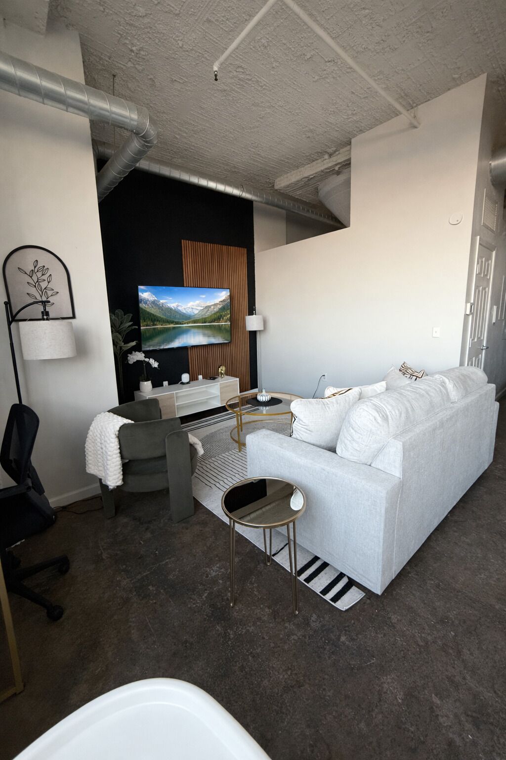 Apartment, 2 Bedrooms, Non Smoking, Pets Allowed | Living area