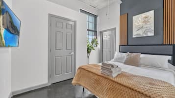 Apartment, 2 Bedrooms, Non Smoking, 2 Bathrooms | Desk, laptop workspace, iron/ironing board, free WiFi