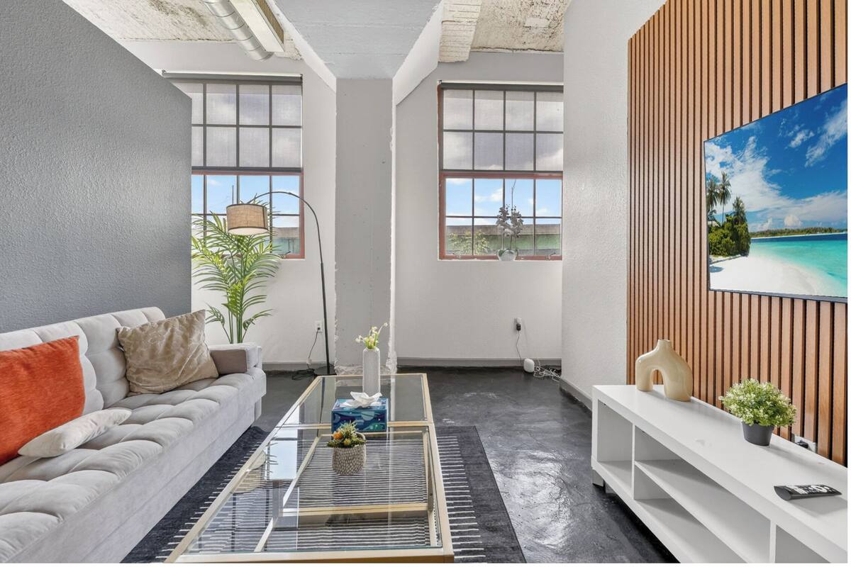 Apartment, 2 Bedrooms, Non Smoking, 2 Bathrooms | Living area | 65-inch Smart TV with digital channels, Netflix, Hulu
