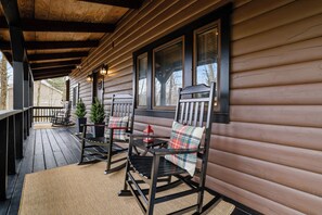 Terrace/patio - Log Cabin Retreat - Hot Tub • Fire Pit • Pets • Private Lake Access (Tobyhanna)