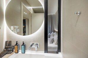 Standard Double Room, Balcony | Bathroom - Padma Hotel (Vlorë)