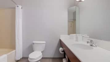 Standard Single Room, 1 King Bed with Sofa bed, Non Smoking | Bathroom