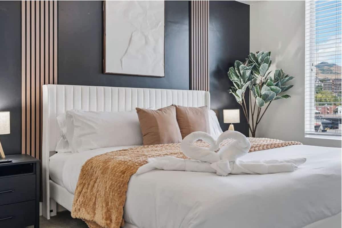 Căn hộ, 1 giường cỡ king và sofa giường, không hút thuốc, bếp nhỏ | Bàn, khu vực làm việc phù hợp cho laptop, màn/rèm cản sáng 