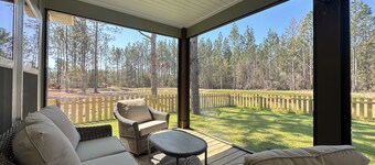 Brand new, pond front 2-bedroom cottage with AC in delightful Samson