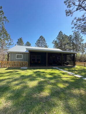 Exterior - Brand new, pond front 2-bedroom cottage with AC in delightful Samson (Samson)