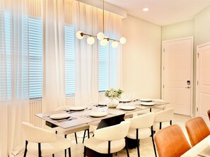 Dining - Modern Getaway w/Game Room + Pvt Pool + BBQ Near Universal and I-Drive (Orlando)