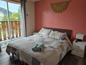 Basic Room, Balcony, Harbour View | Free WiFi - Hotel Boutique CasaBlanca (Puerto Cisnes)