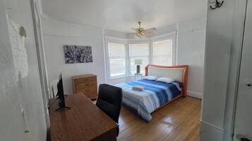 6 habitaciones, tabla de planchar con plancha, wifi y ropa de cama