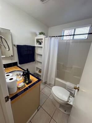 Hair dryer, towels, soap, shampoo - 3-bedroom house surrounded by Santa Rosa mountains up high in La Quinta Cove. (La Quinta)