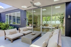 Terrace/patio - Luxury Designer House w/ Pool, Gym & Sauna (Austin)