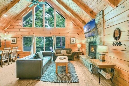 Lake Lure Lodge in the Trees Sleeps Eight