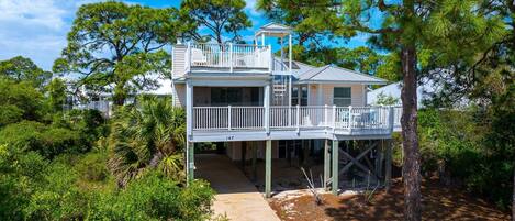 House, 1 Queen Bed with Sofa bed (Boardwalk 13) | Exterior