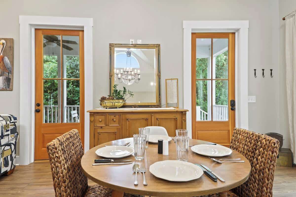 Dining. Isle of Hope Cottage w Historic Charm & Location!