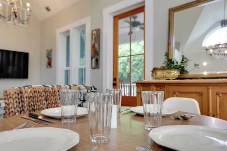 Dining. Isle of Hope Cottage w Historic Charm & Location!