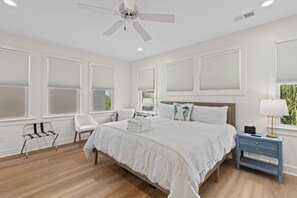 4 bedrooms, free WiFi, bed sheets - New Listing! 105 Grand Pavilion - Remodeled! (Isle of Palms)