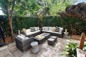 Terrace/patio - The Riverview | 1 Block to River St (Savannah)