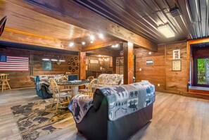 Interior - Riverfront Escape - Hot Tub • Game Room • Fire Pit (Ellijay)
