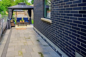 Terrace/patio - BEACH HOUSE : FIRST FLOOR (Pickering)