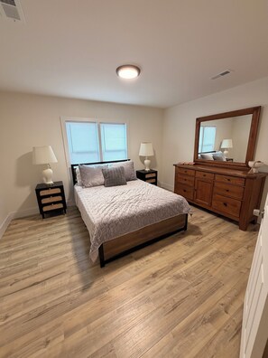 3 bedrooms, WiFi, bed sheets - Steps to the Falls (Niagara Falls)