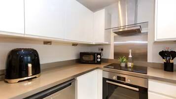 Fridge, oven, stovetop, toaster