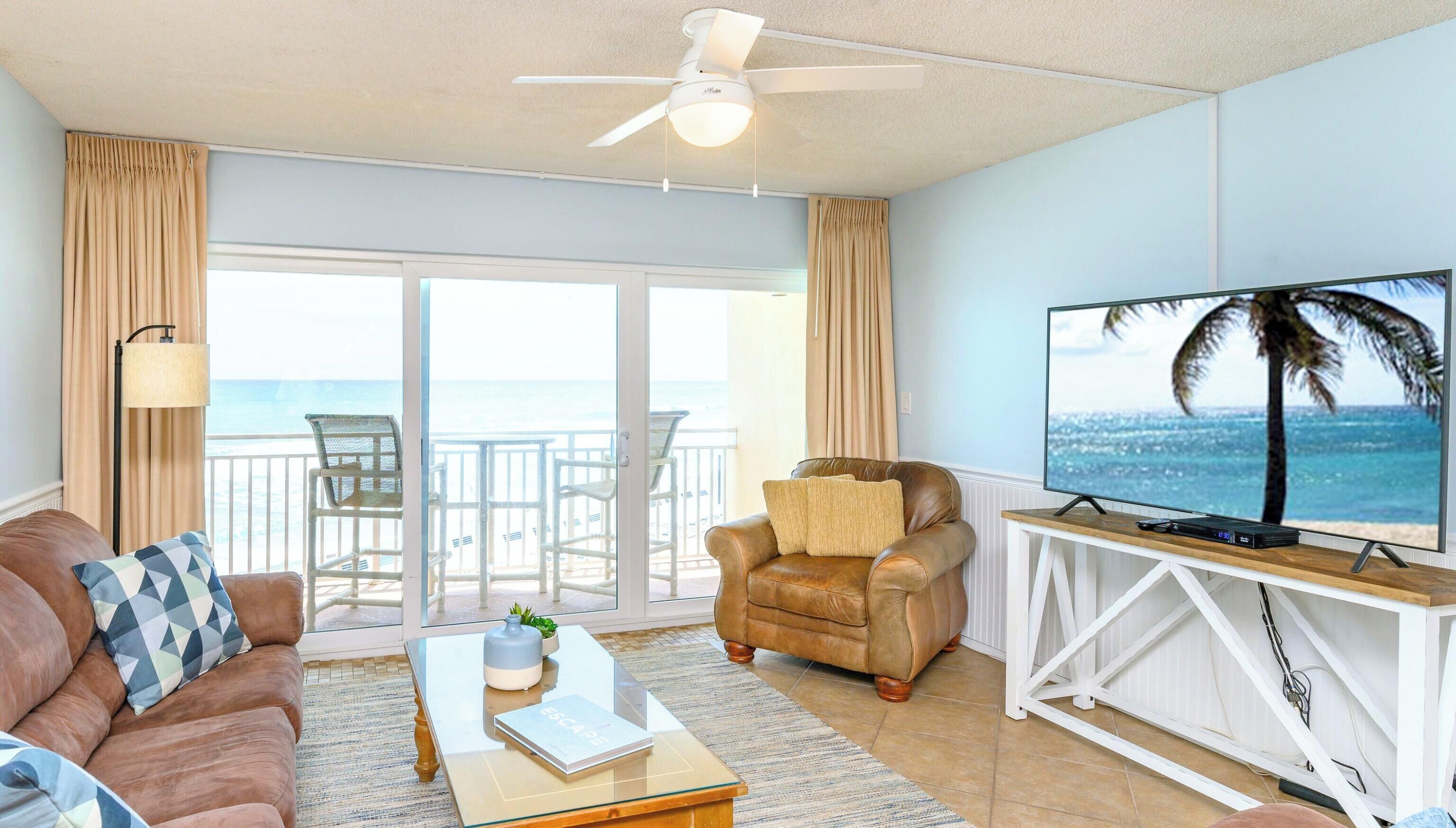 Apartment (2 Bedrooms) | Living area | TV