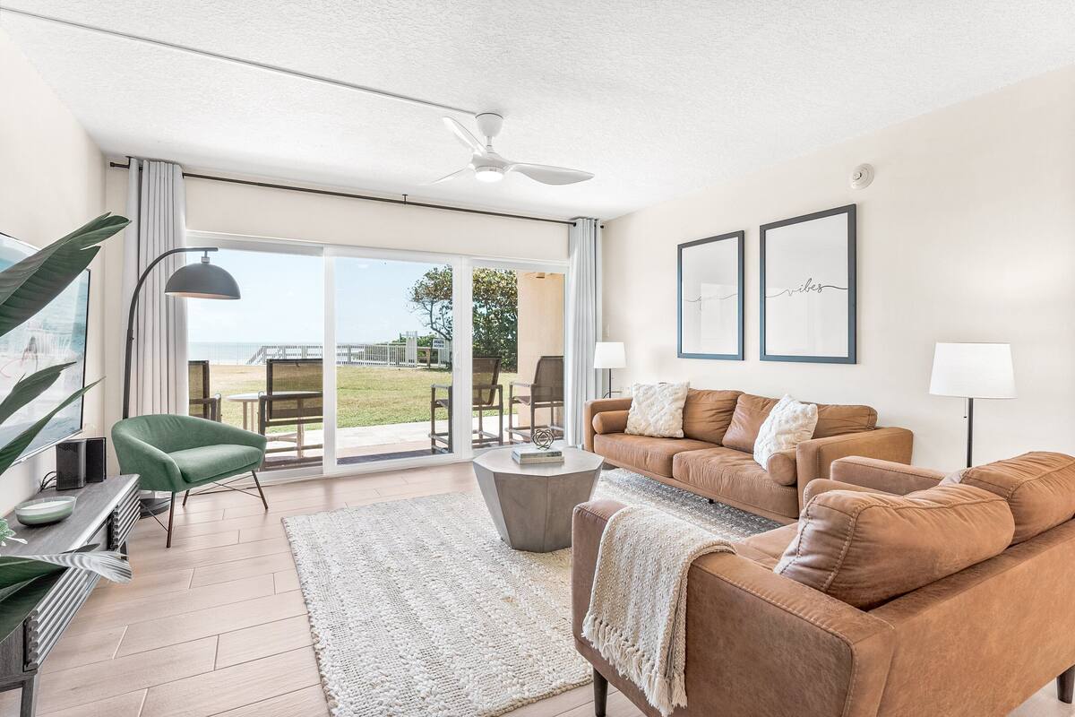 Ground-Floor Condo with Panoramic Ocean Views, Unit #112 | Living area | TV
