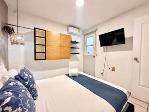 1 bedroom, iron/ironing board, WiFi, bed sheets - Central Cancun Apt - Shared Rooftop Terrace (Cancún)