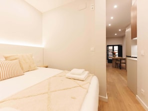 1 bedroom, iron/ironing board, Internet, bed sheets - Sant Josep - Holiday Apartment Rental in Girona | Bravissimo (Girona)