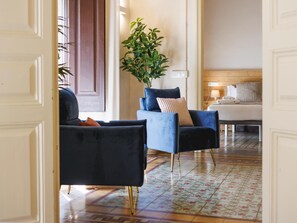 Interior - Ciutadans B - Holiday Apartment Rental Girona | Bravissimo (Girona)