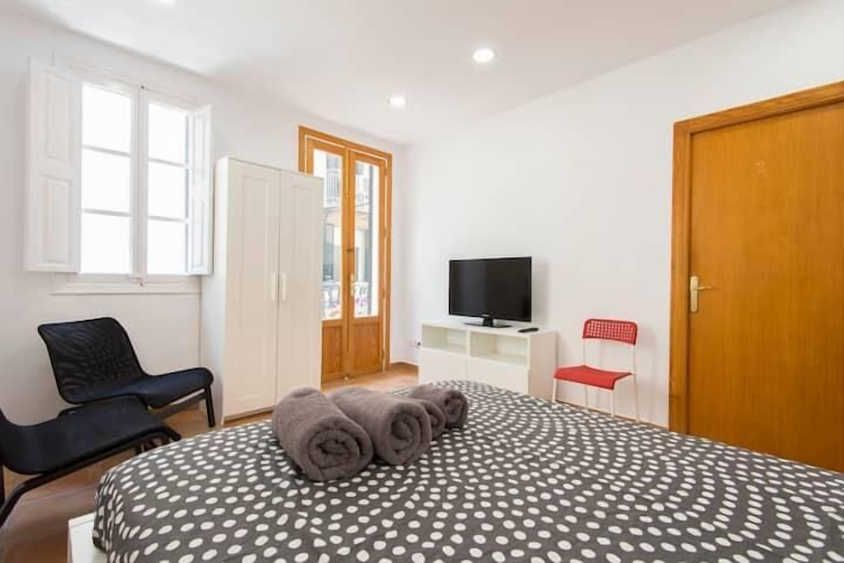 1 chambre, fer et planche à repasser, accès au Wi-Fi (inclus)