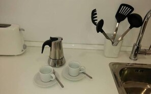 Kaffee und/oder Kaffeemaschine