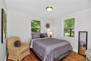 WiFi, bed sheets - Cottage, Great Location Downtown / Airport 4 beds (Nashville)