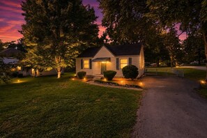 Exterior - Cottage, Great Location Downtown / Airport 4 beds (Nashville)