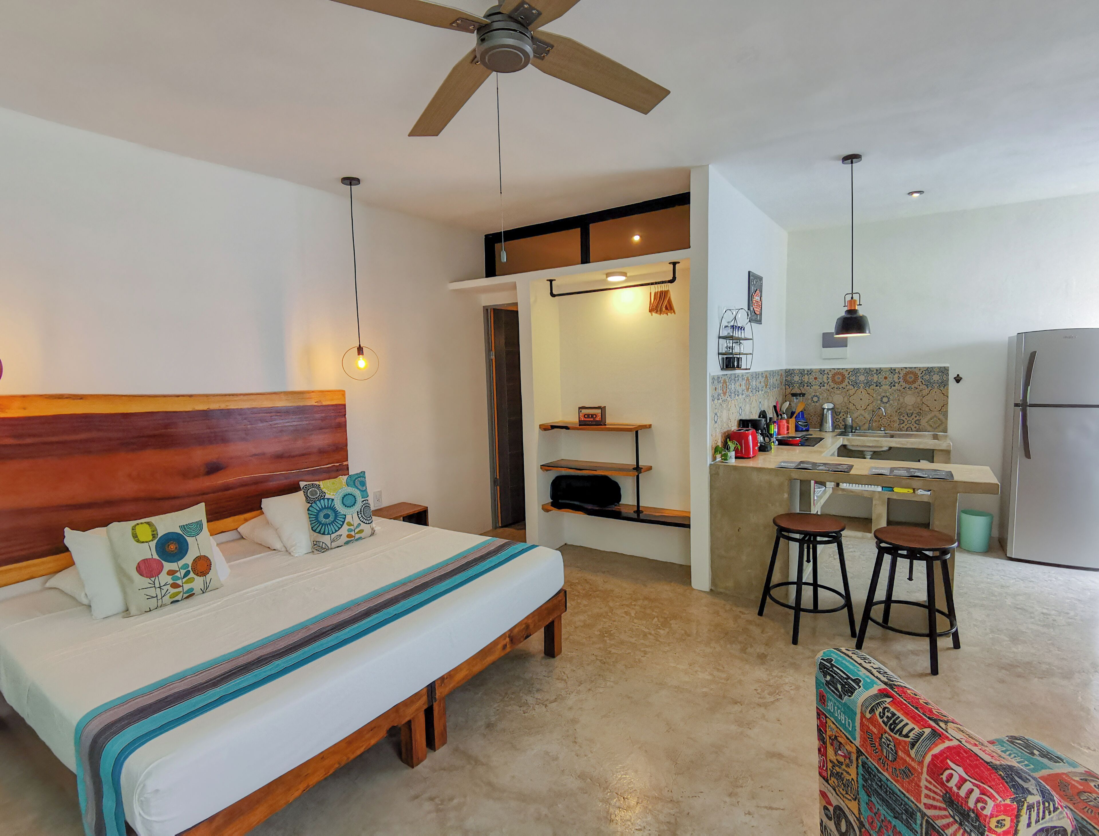 Deluxe Studio Suite, 1 King Bed