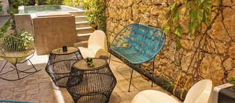 Les Suites Calle 2 by Galian