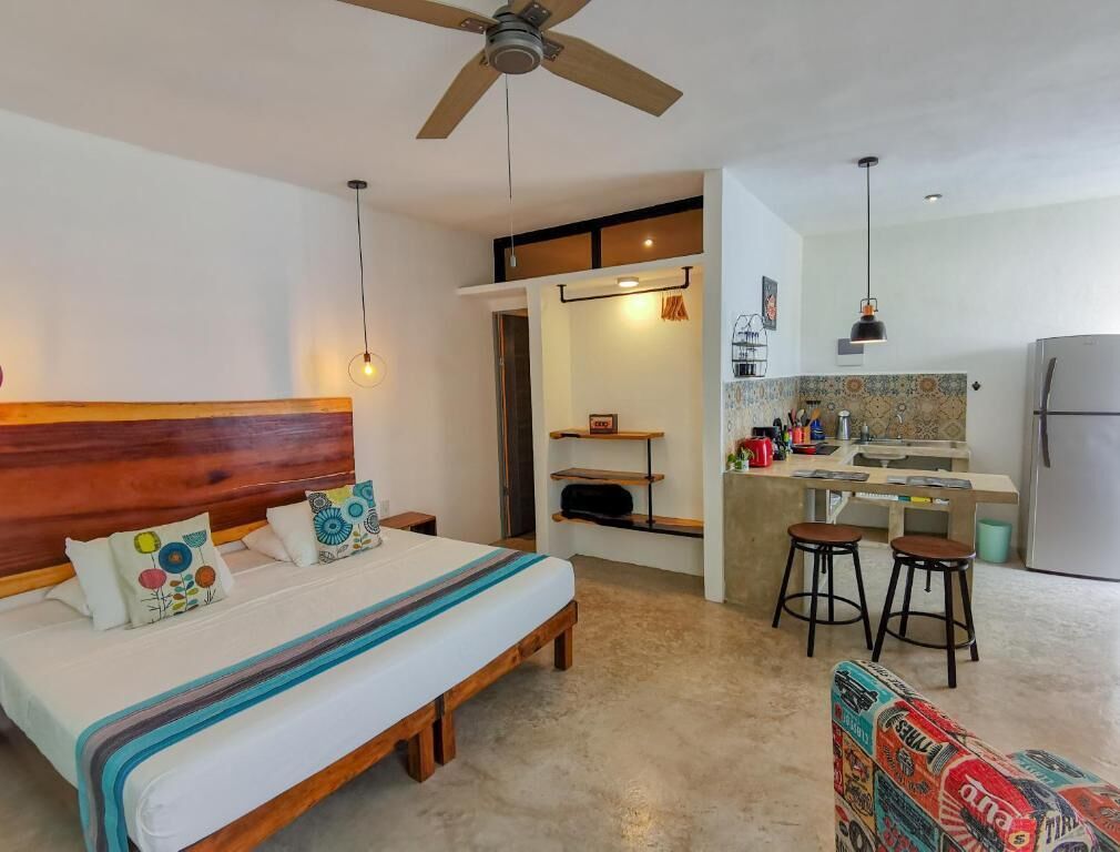 Deluxe Studio Suite, 1 King Bed