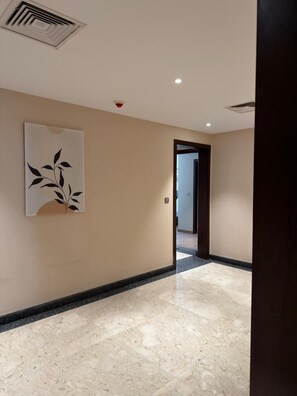 Interior - Luxury hotel apartment with a charming view of the Nile and the pyramids Hilton (Cairo Governorate)