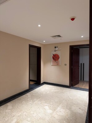 Interior - Luxury hotel apartment with a charming view of the Nile and the pyramids Hilton (Cairo Governorate)