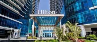 Luxury hotel apartment with a charming view of the Nile and the pyramids Hilton
