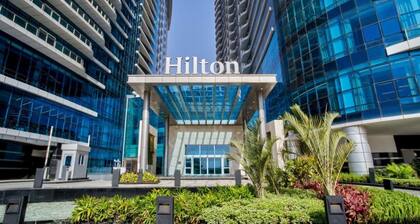 Luxury hotel apartment with a charming view of the Nile and the pyramids Hilton
