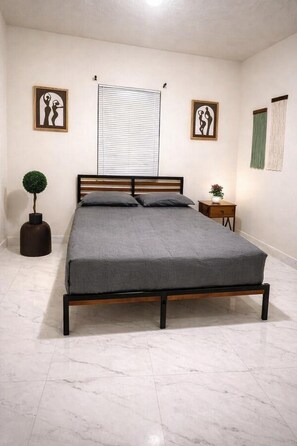 Basic Double Room - Riio Shores (Miami)