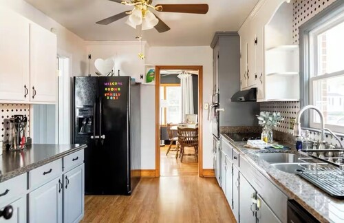 Charming house/VSU/95/FortGregAdams/FirePit/Pooltbl