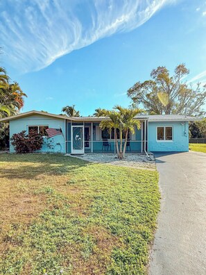 Exterior - North Breeze, lake view with heated Pool (North Fort Myers)